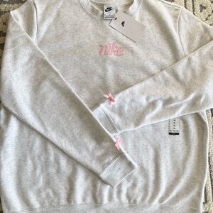 BRAND NEW! XL VIRAL NIKE coquette pink bow sweatshirt